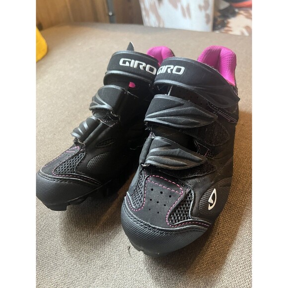Giro Black and Pink Women's Cycling Shoes - Picture 2 of 8